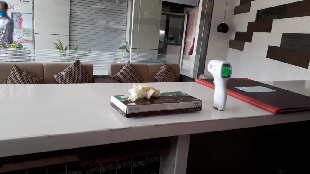 Hotel Pearl Vadodara Extérieur photo