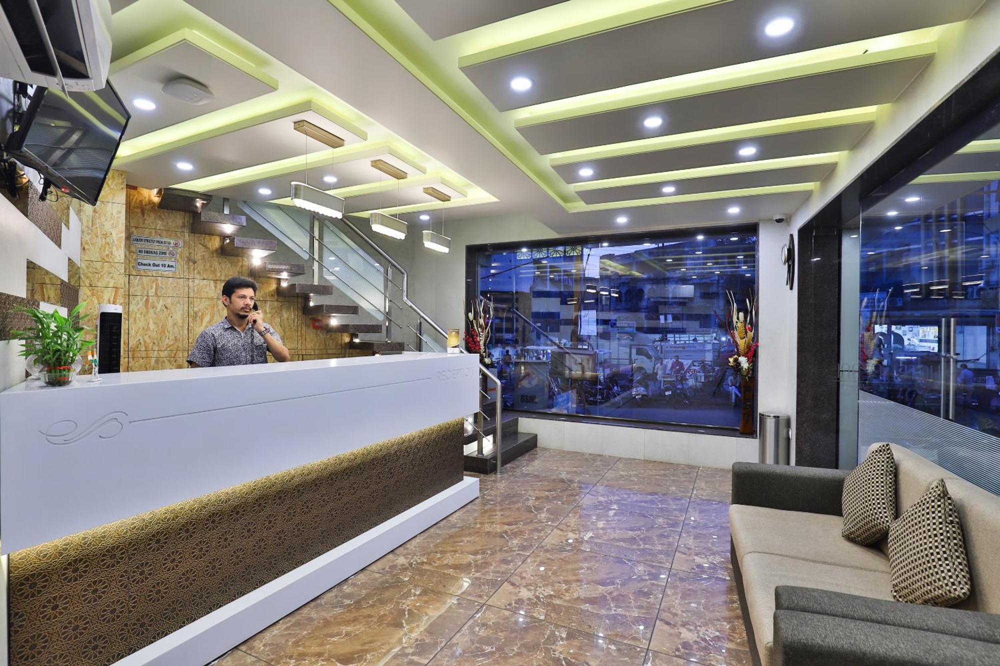 Hotel Pearl Vadodara Extérieur photo