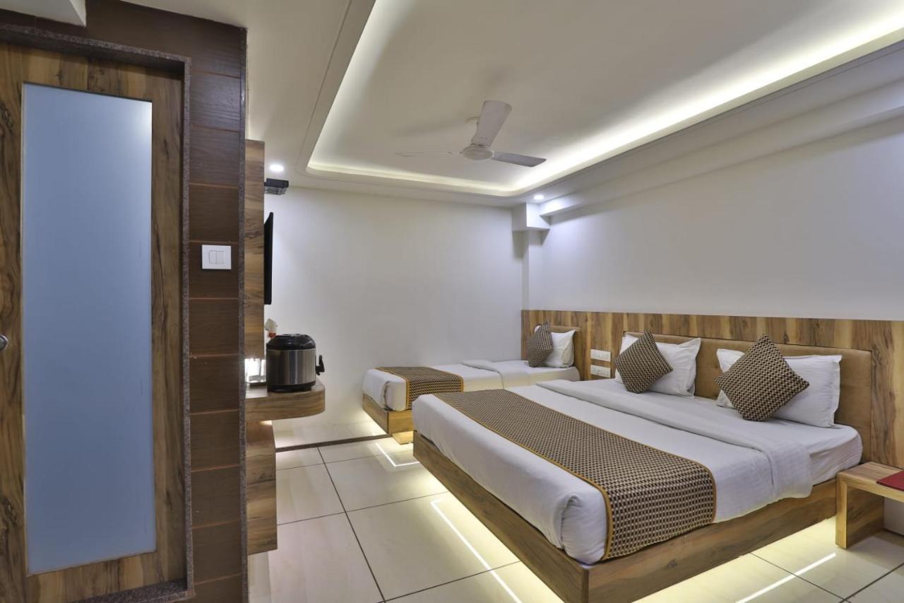 Hotel Pearl Vadodara Extérieur photo