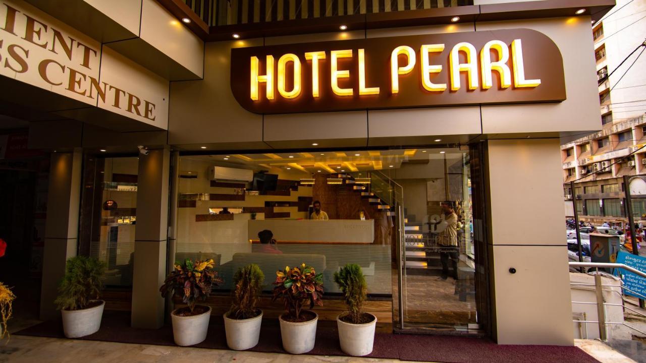 Hotel Pearl Vadodara Extérieur photo