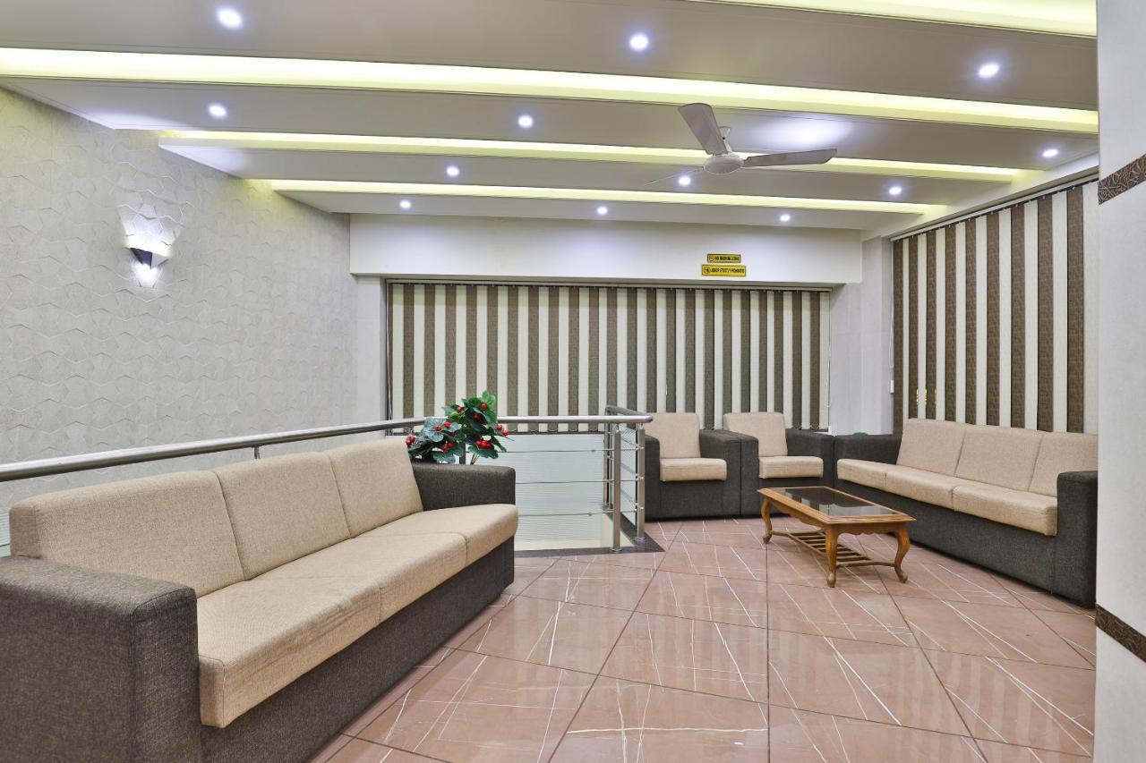Hotel Pearl Vadodara Extérieur photo