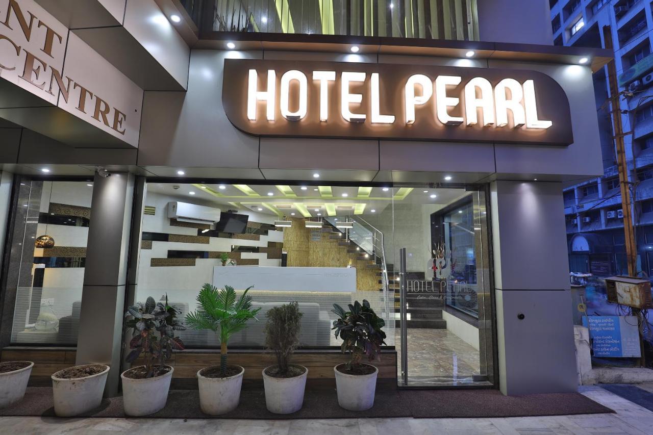 Hotel Pearl Vadodara Extérieur photo
