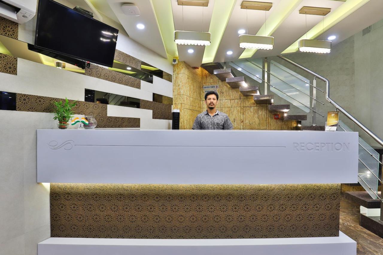 Hotel Pearl Vadodara Extérieur photo