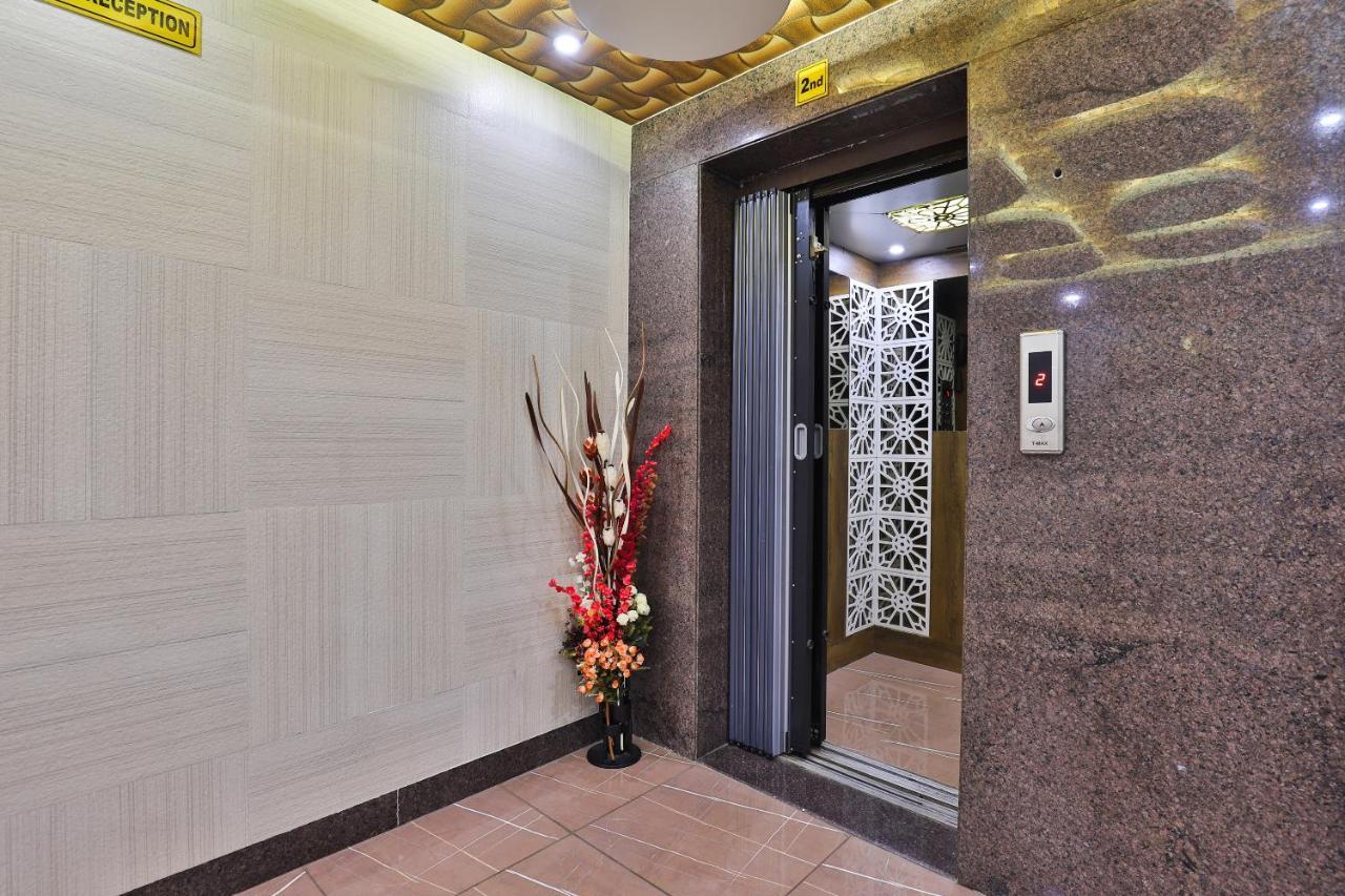 Hotel Pearl Vadodara Extérieur photo