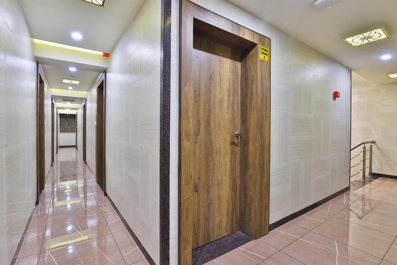 Hotel Pearl Vadodara Extérieur photo