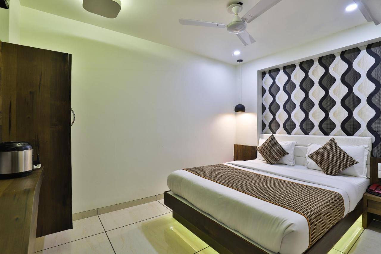 Hotel Pearl Vadodara Extérieur photo