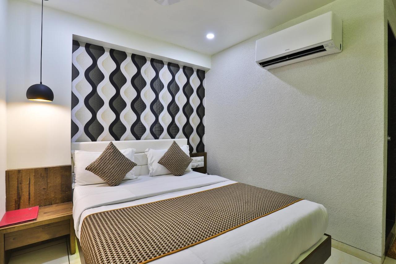 Hotel Pearl Vadodara Extérieur photo