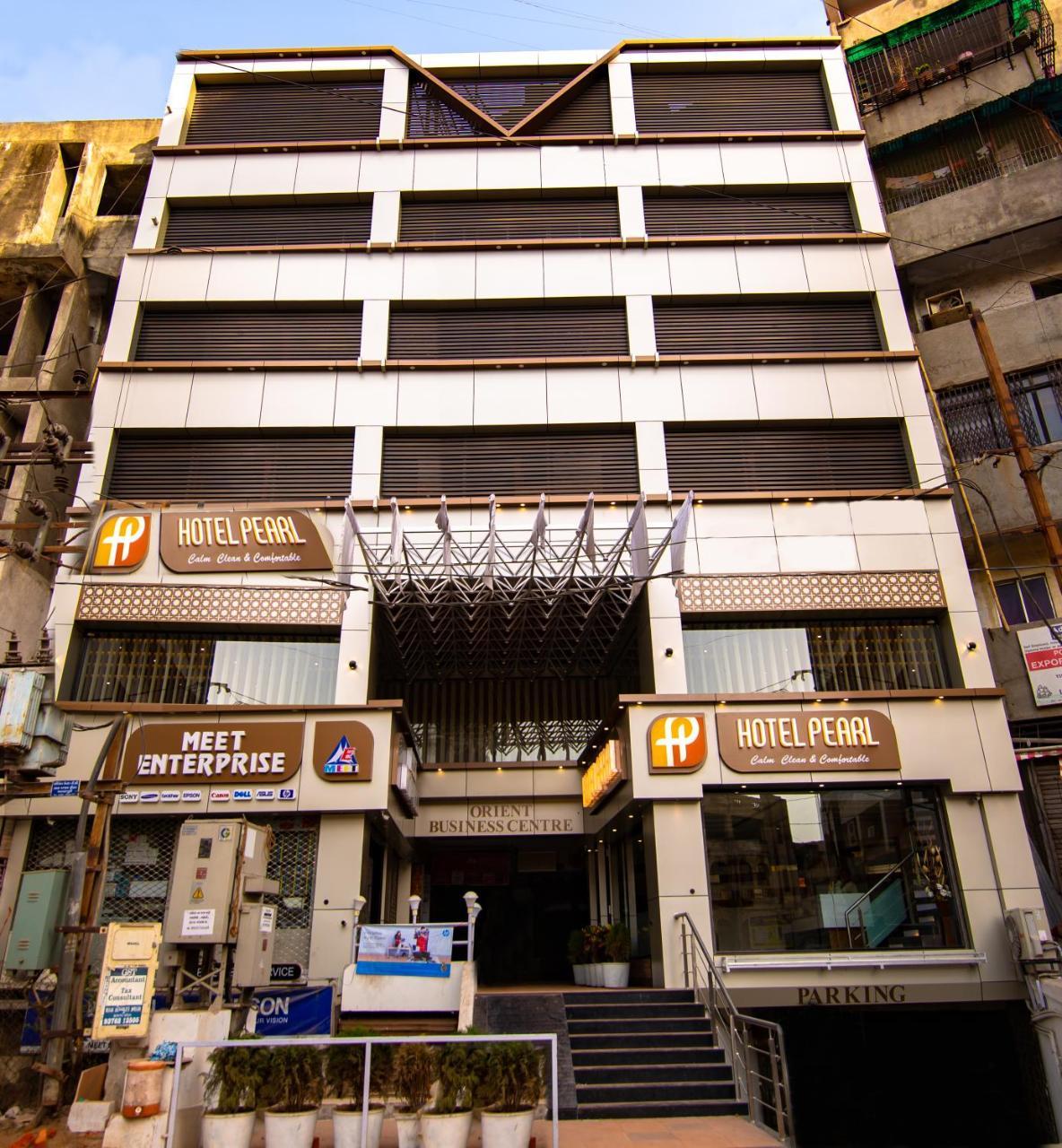 Hotel Pearl Vadodara Extérieur photo