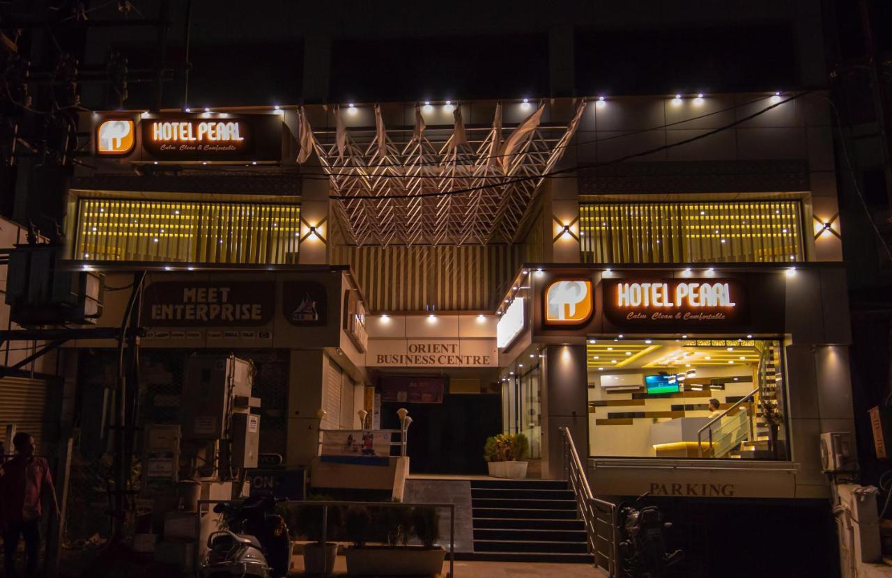 Hotel Pearl Vadodara Extérieur photo
